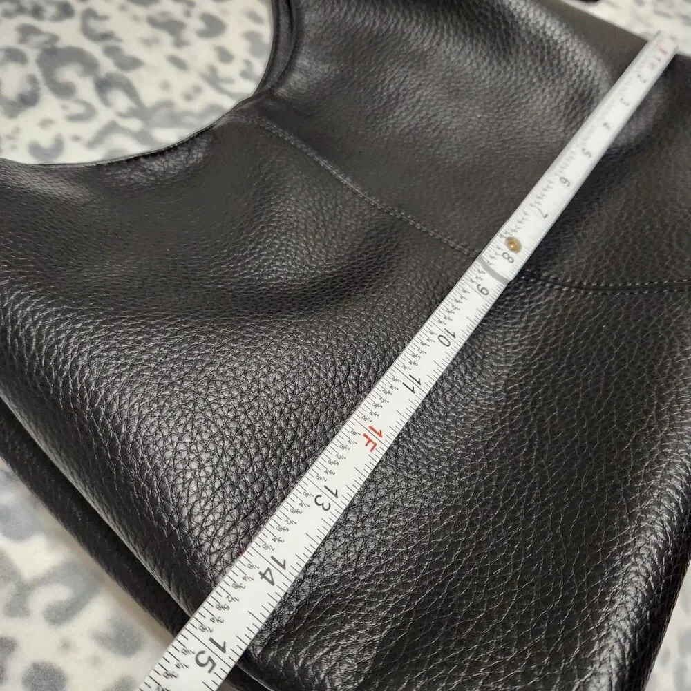 tote bags Size 15x10x5 Black Shoulder bag.   New
